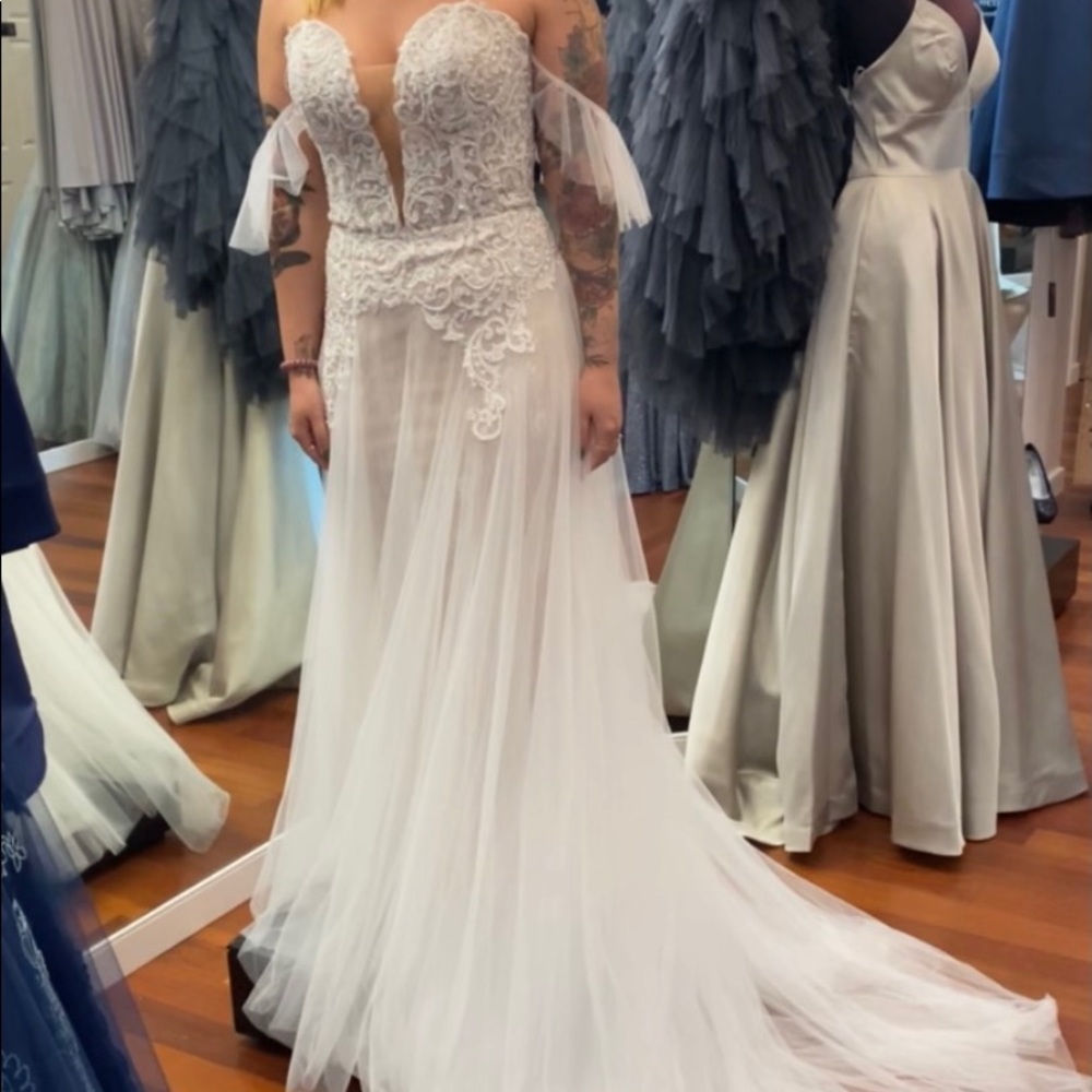 Wedding dress size 8
